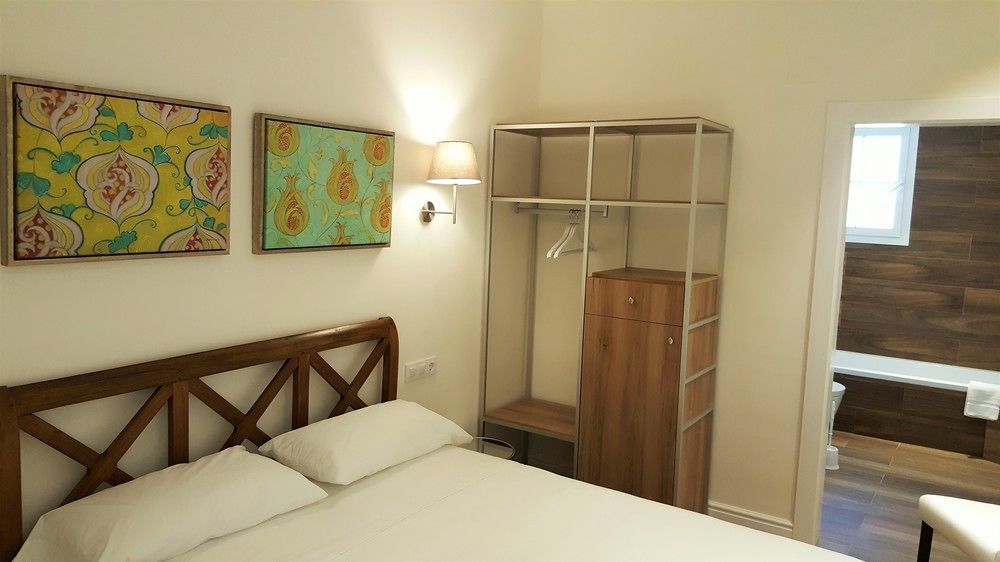 Apartamentos Mr La Racona Santa Llucia Luaran gambar