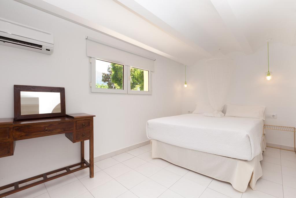 Apartamentos Mr La Racona Santa Llucia Luaran gambar